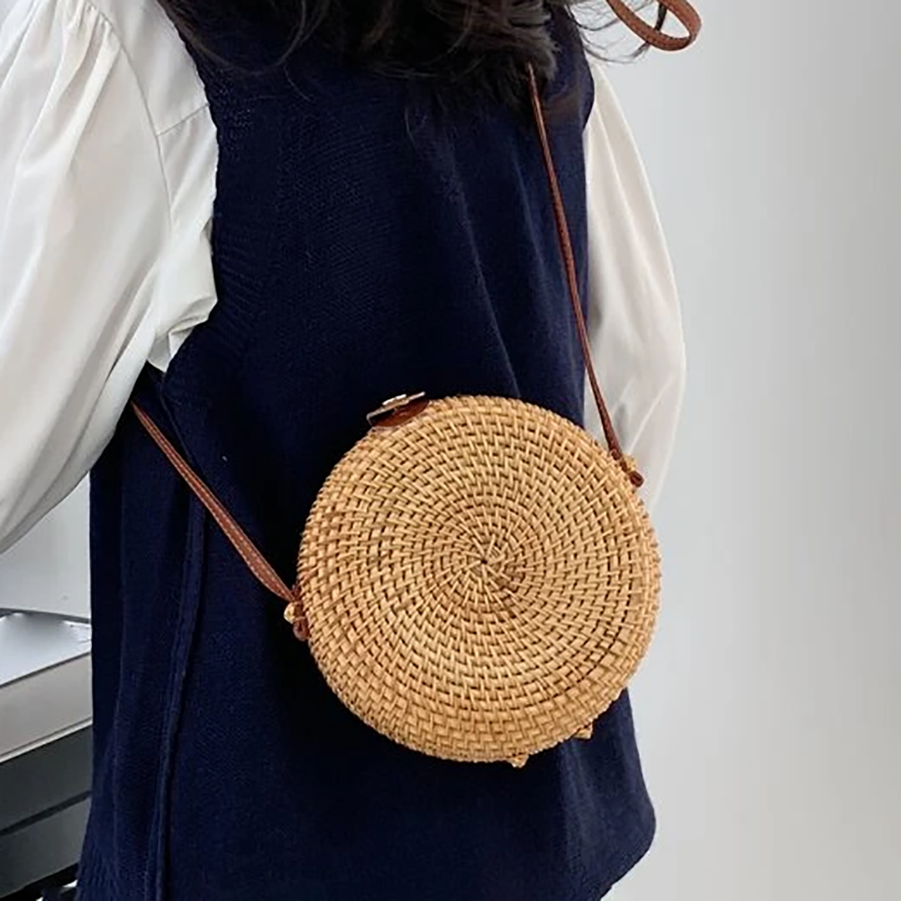 Round woven 2025 rattan bag