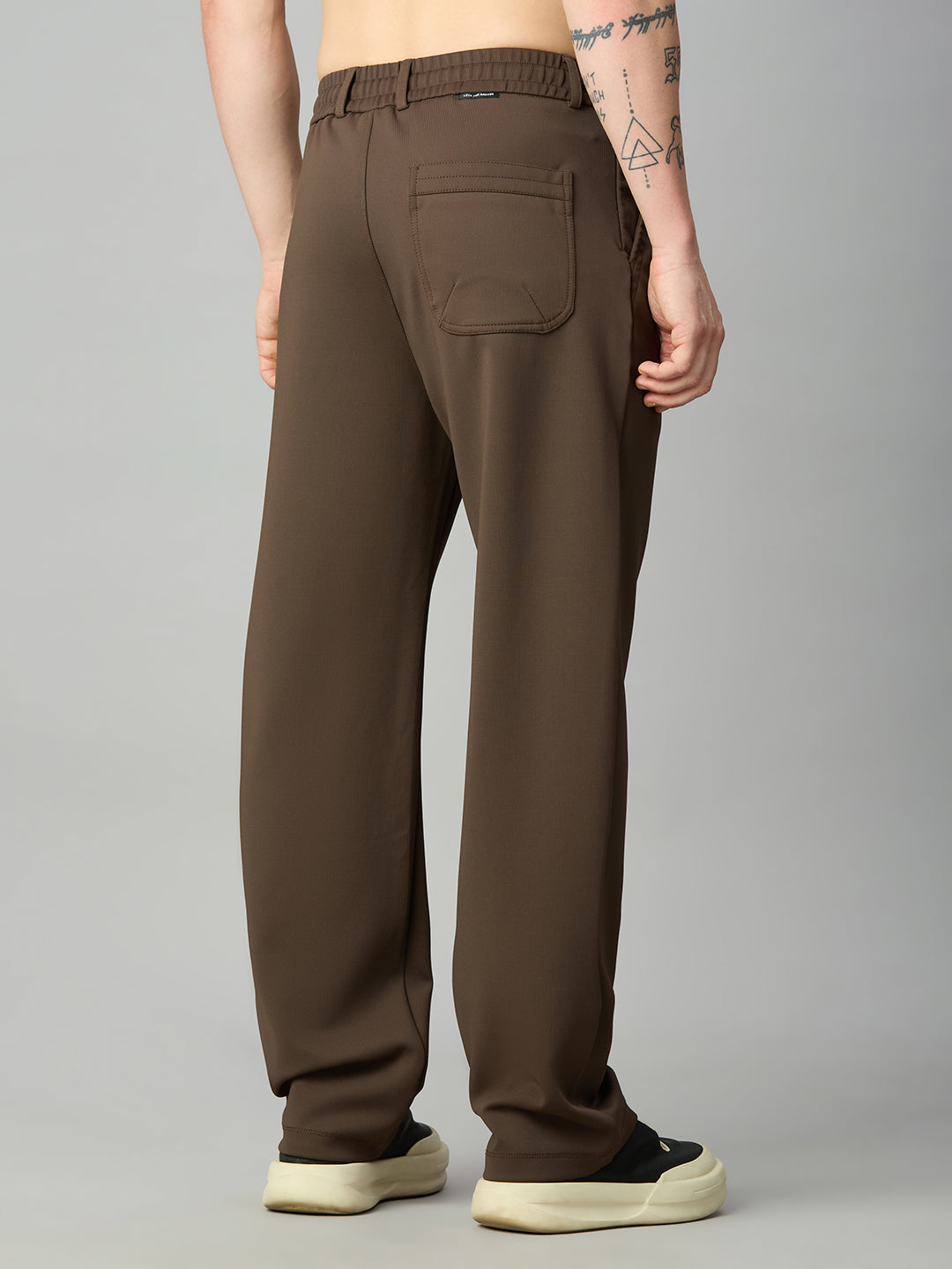 Men's relaxed fit Tencel stretch pants – back view