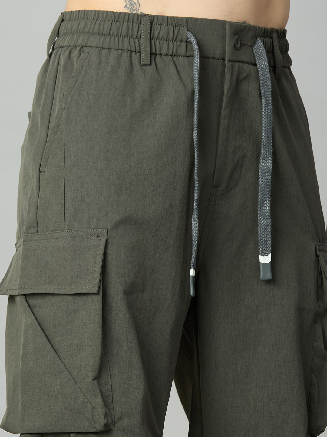 Close-up of functional cargo pocket detailing