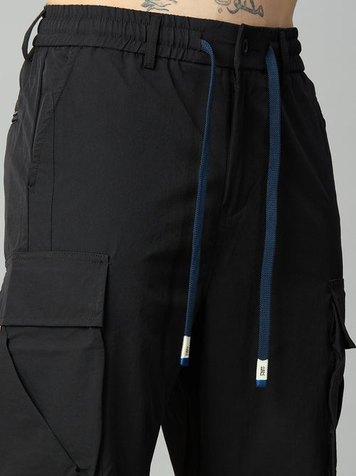 Close-up of functional cargo pocket detailing